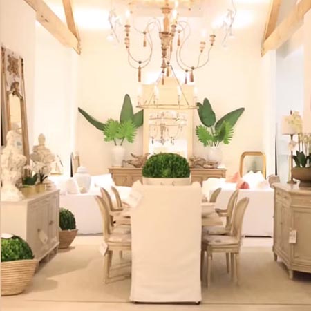 EROS elegant dining room table